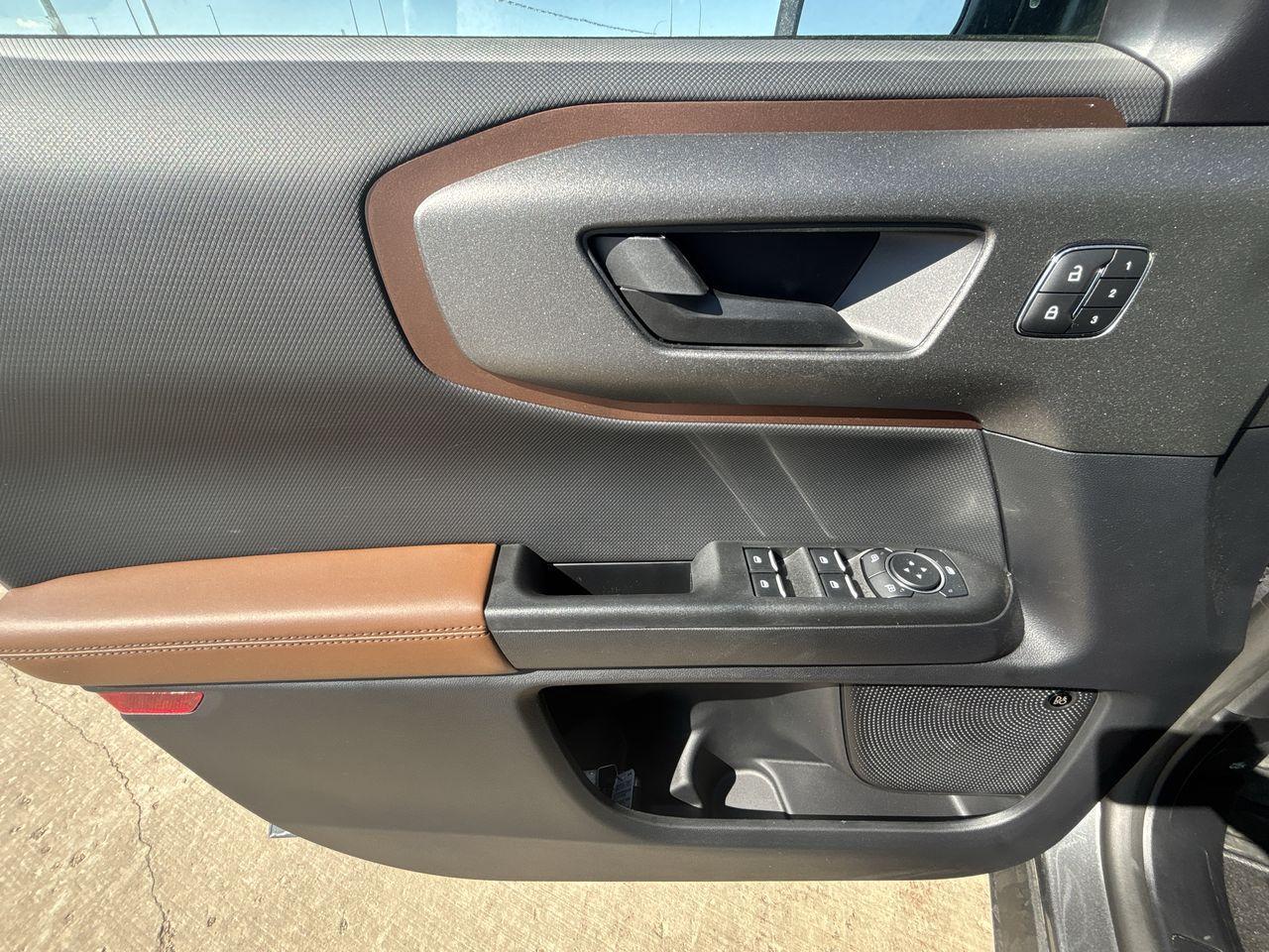 2025 Ford Bronco Sport Outer Banks 4X4 Photo5