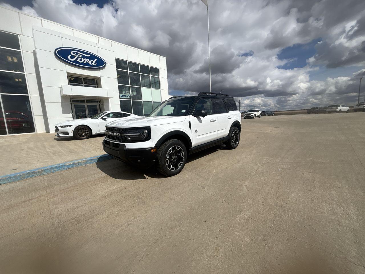 2025 Ford Bronco Sport Outer Banks 4X4 Photo0
