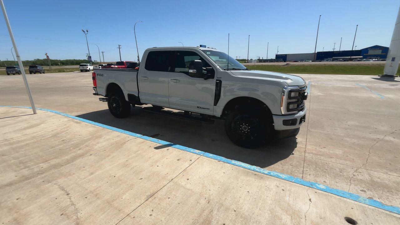 2025 Ford F-350 4X4 CREW CAB PICKUP/ Photo1