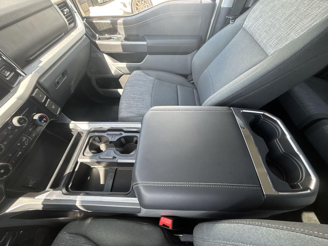 2025 Ford F-350 4X4 CREW CAB PICKUP/ Photo5