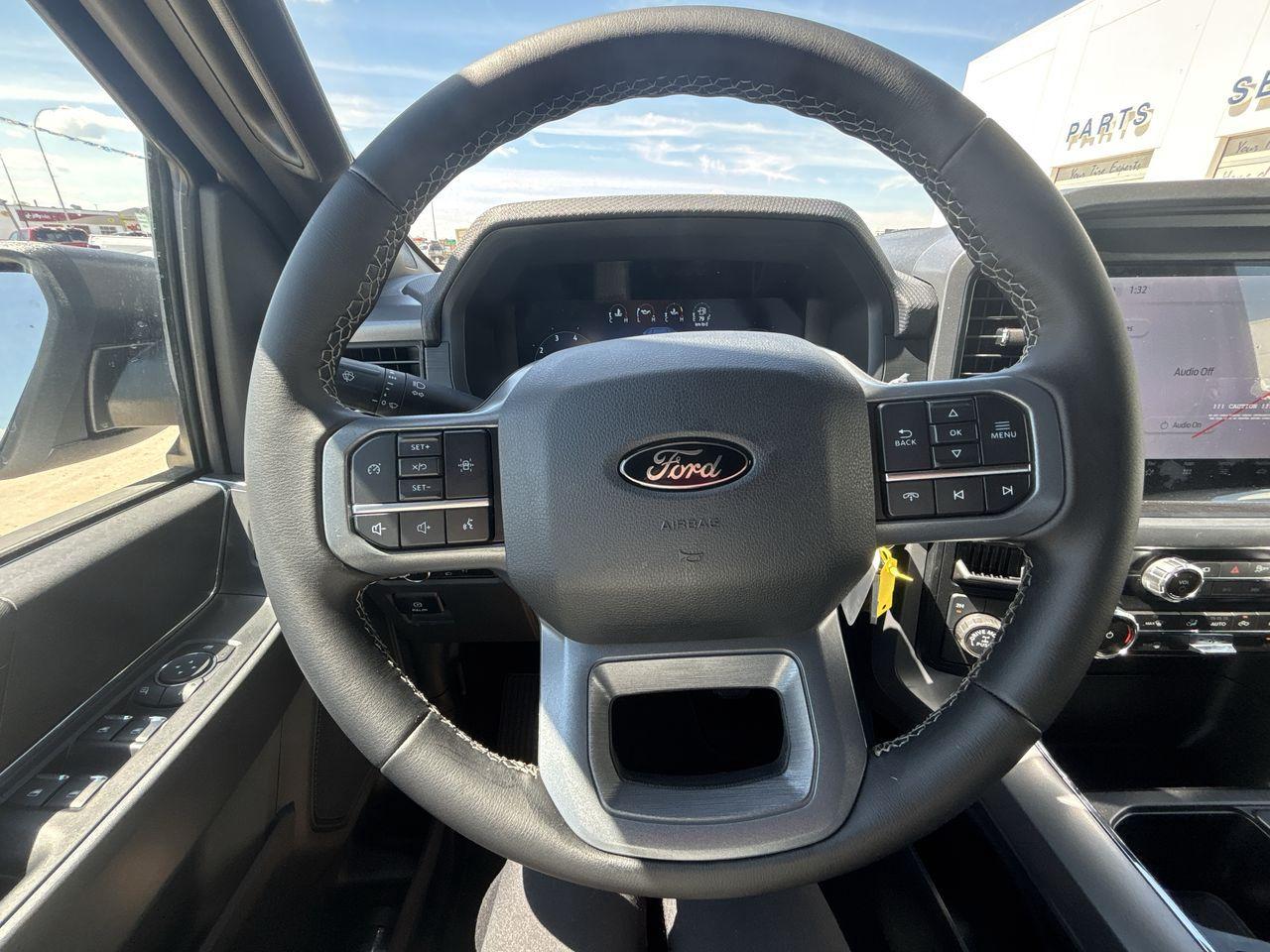 2025 Ford F-150 XLT 4WD SuperCrew 5.5' Box Photo5
