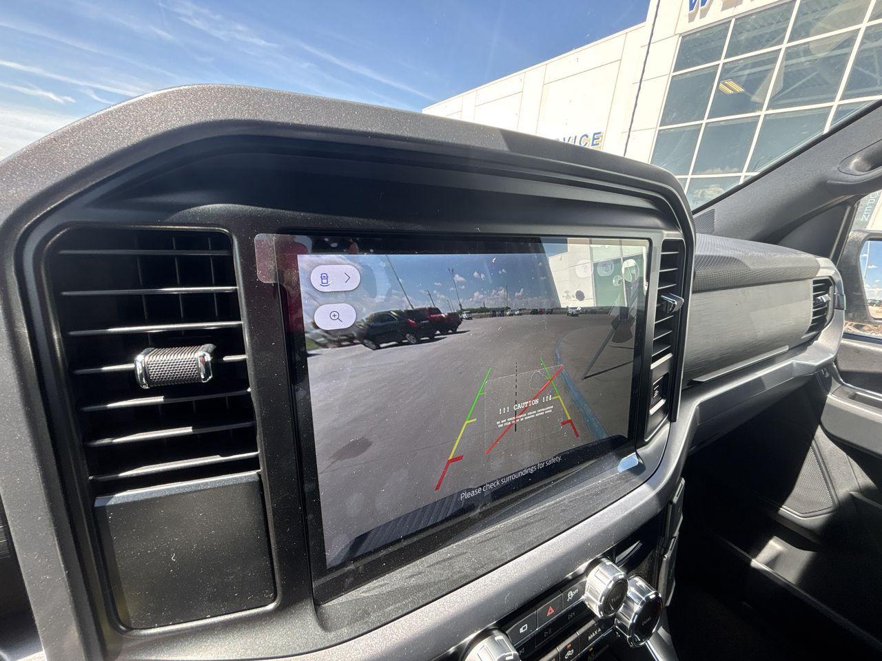 2025 Ford F-150 XLT 4WD SuperCrew 5.5' Box Photo5