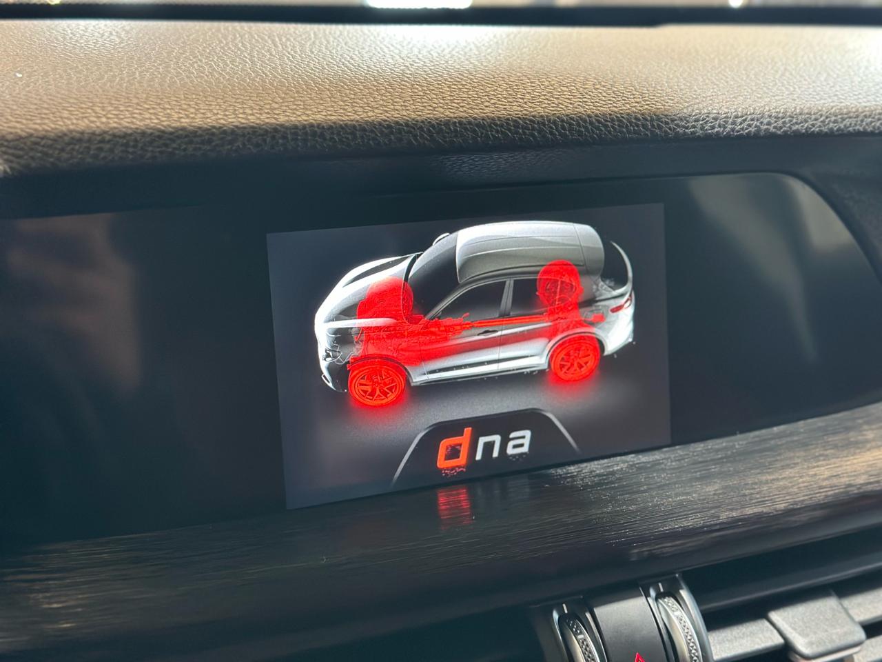 2019 Alfa Romeo Stelvio TI SPORT Q4|RED INT.|CARPLAY|BACKUP|ONE OWNER| - Photo #17