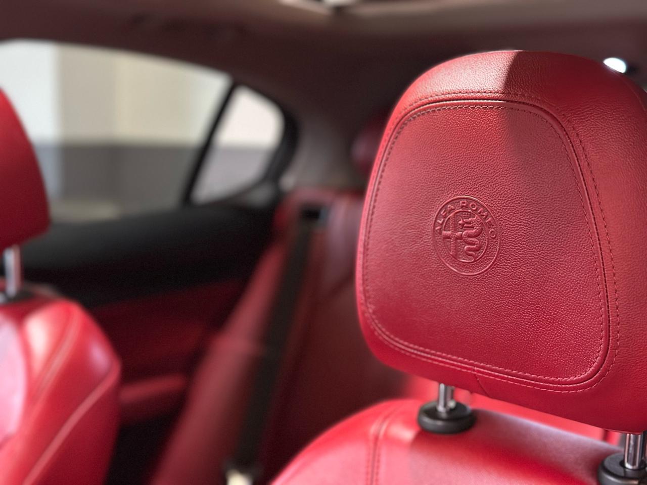 2019 Alfa Romeo Stelvio TI SPORT Q4|RED INT.|CARPLAY|BACKUP|ONE OWNER| - Photo #24
