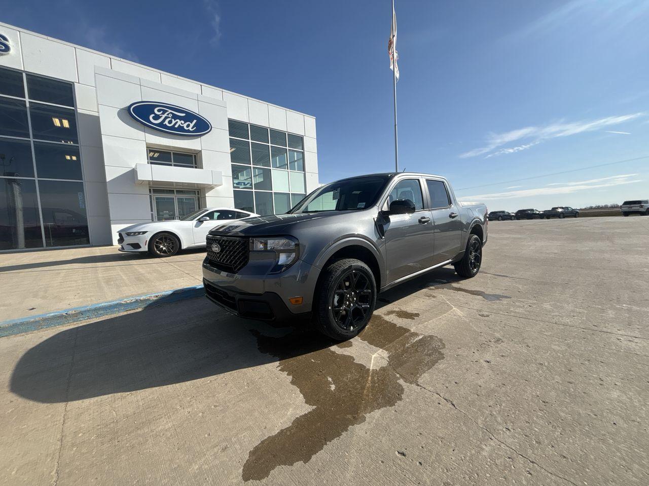 2025 Ford Maverick XLT Photo0