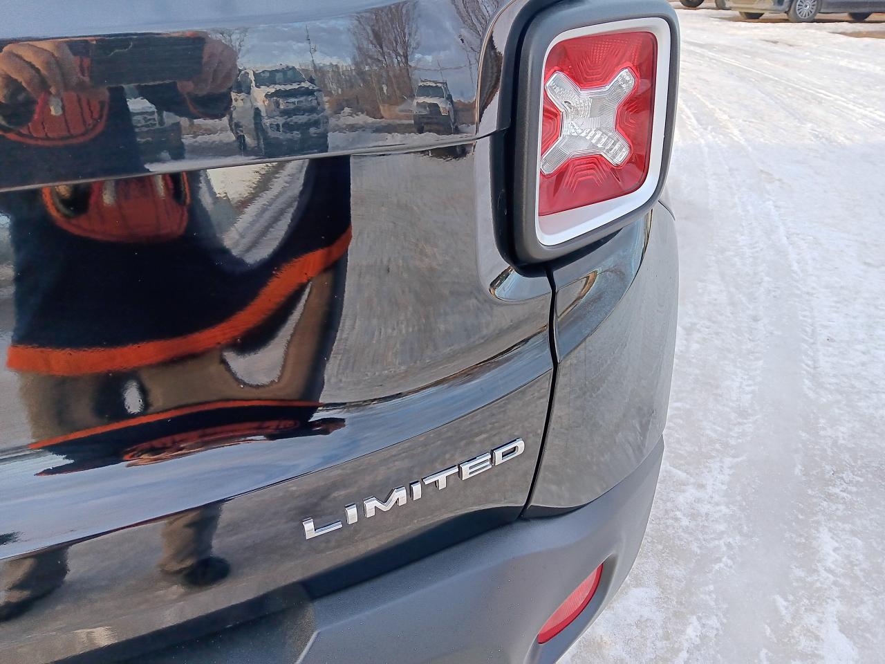 2015 Jeep Renegade Lthr, Sunroof, NAV, Bu Cam, Remote, Blindspot det, - Photo #7