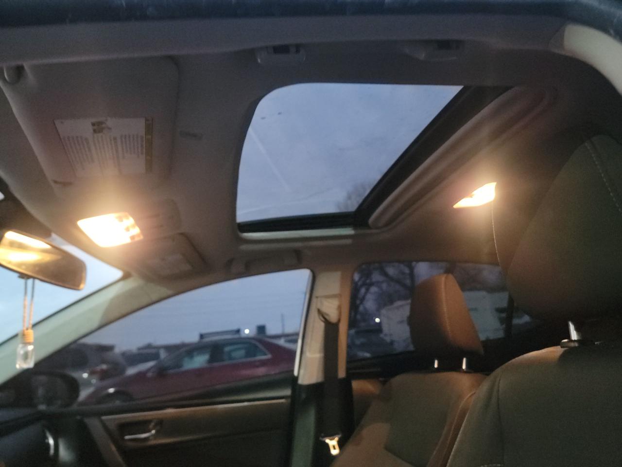 2018 Toyota Corolla LE Photo