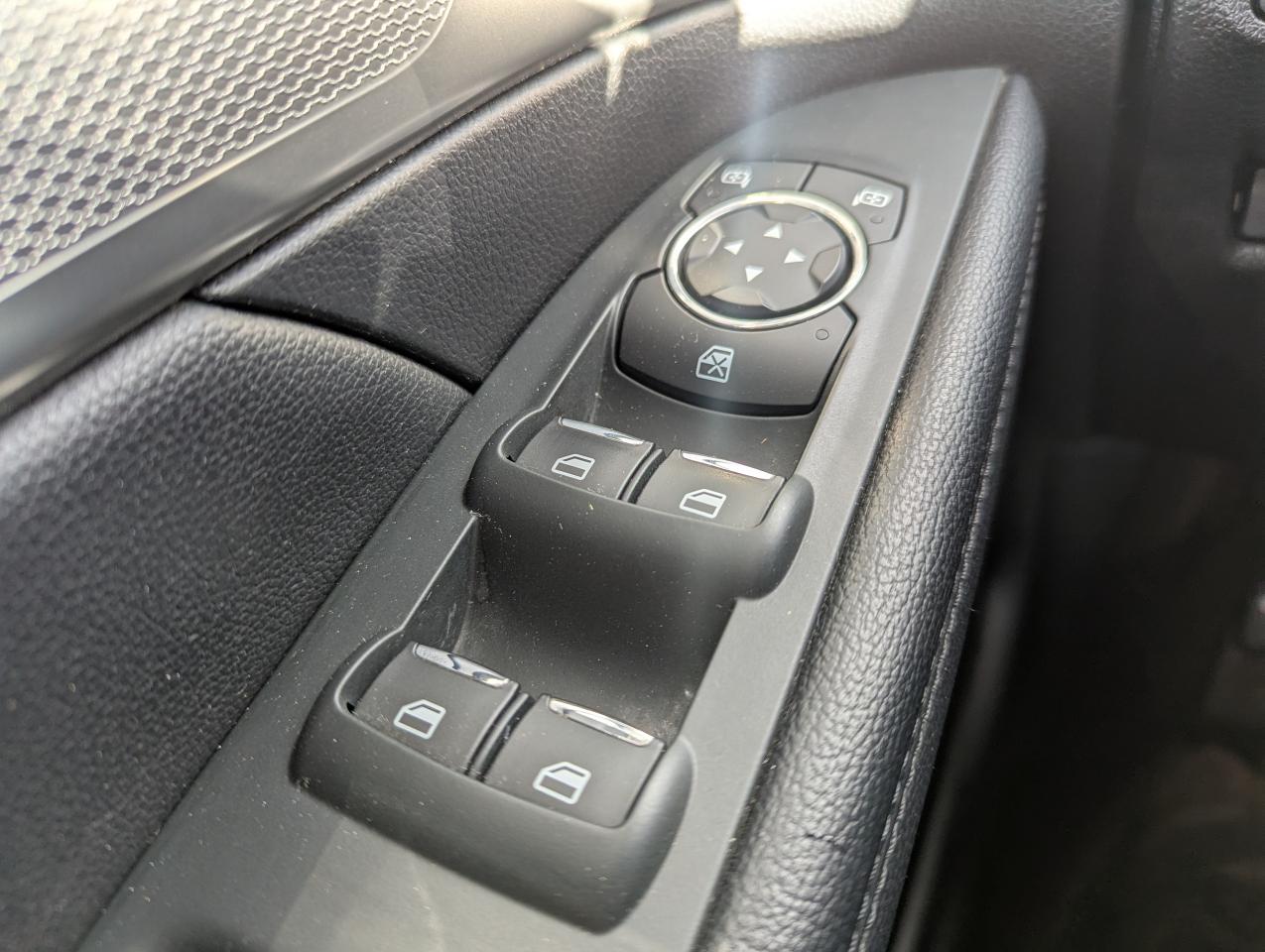 2018 Ford Explorer XLT Photo5