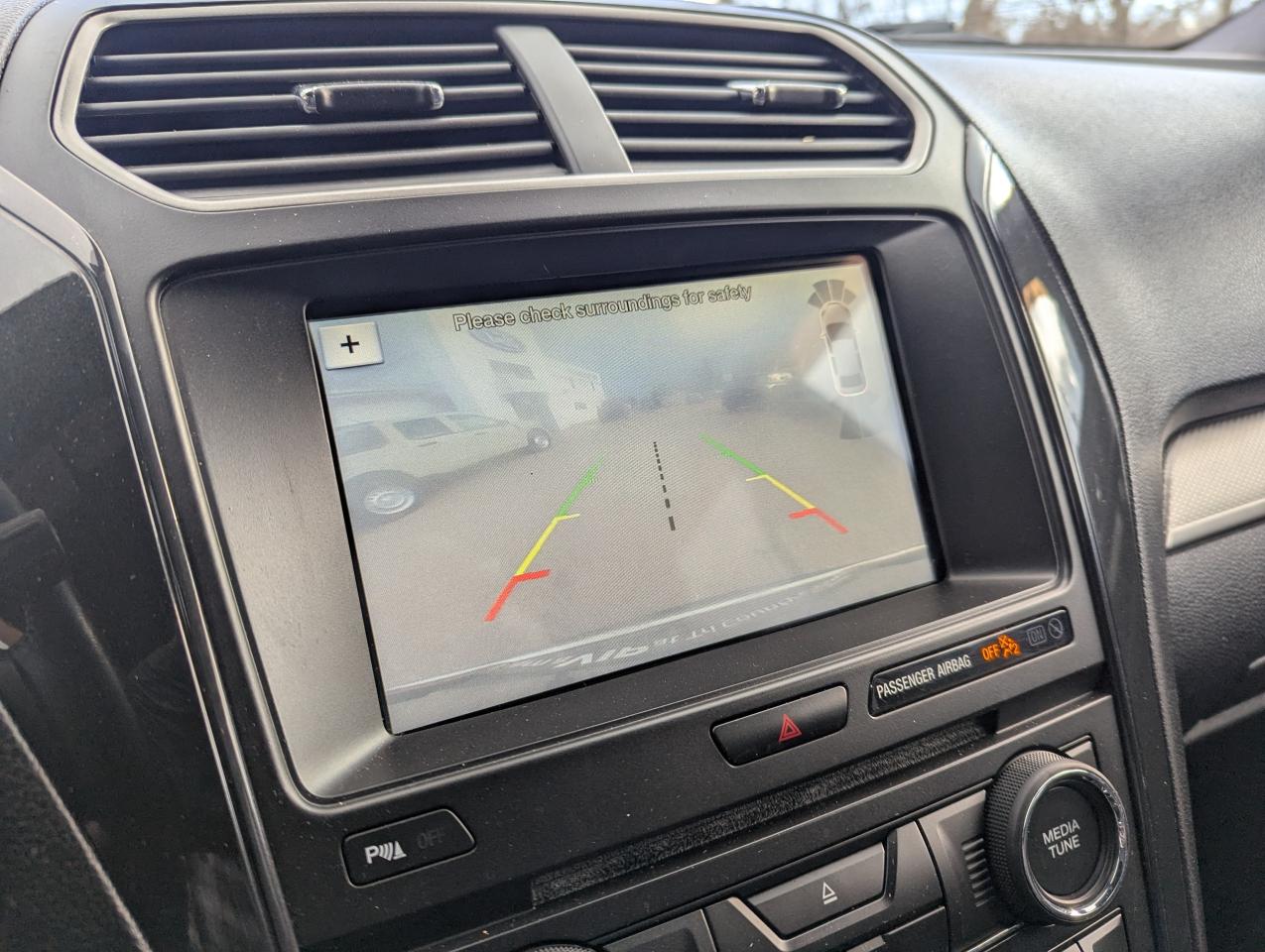 2018 Ford Explorer XLT Photo5