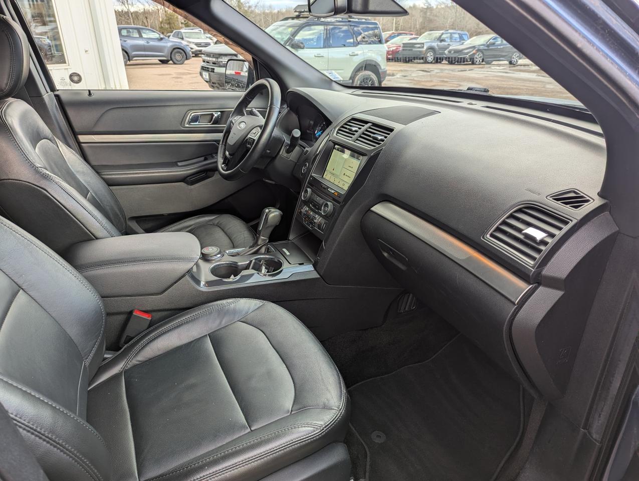 2018 Ford Explorer XLT Photo5