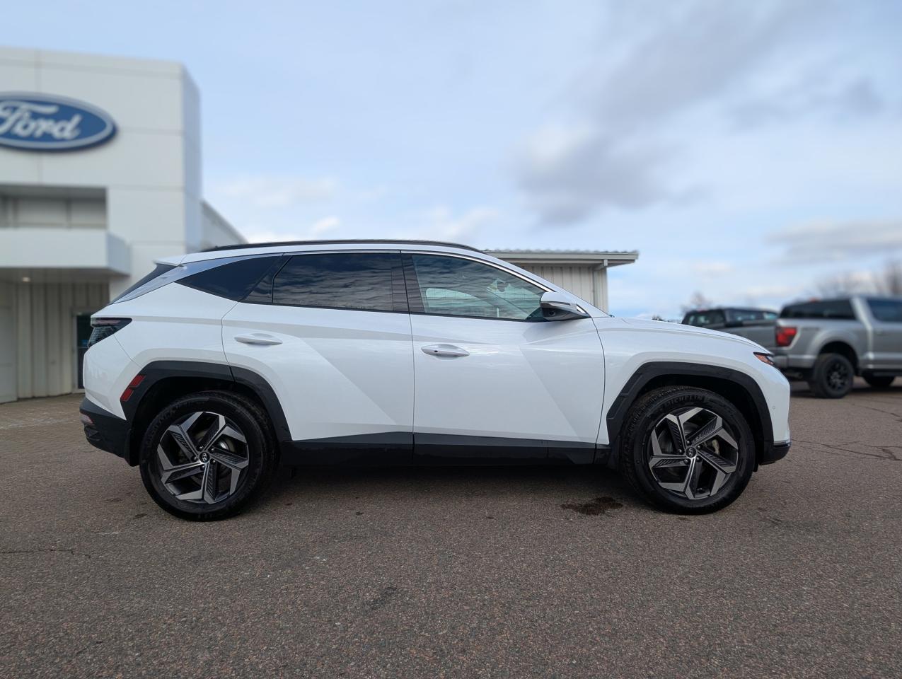 2023 Hyundai Tucson Hybrid Ultimate Photo5