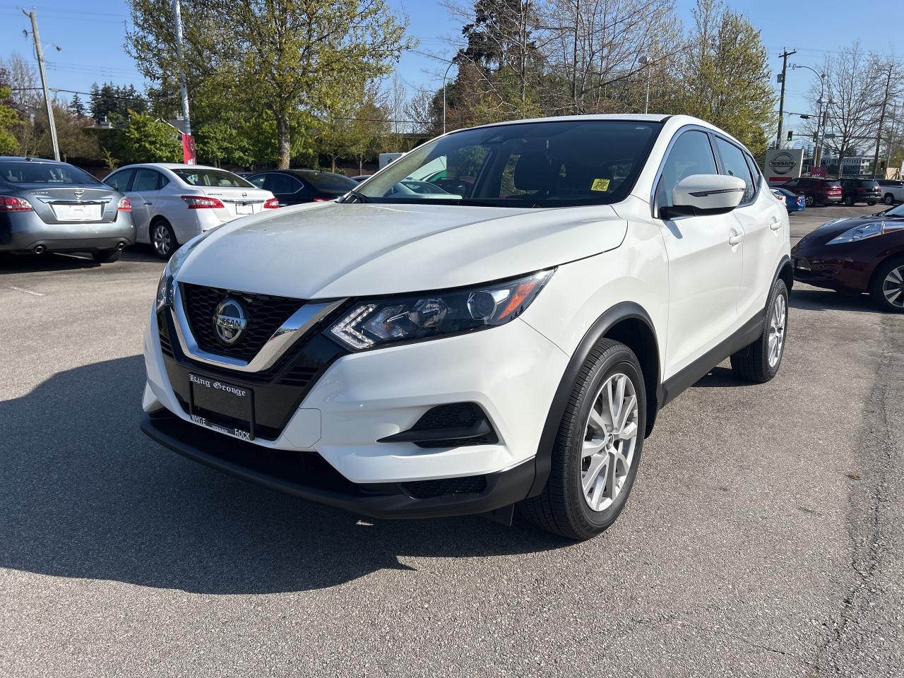 ALL WHEEL DRIVE! AUTOMATIC, AIR COND, POWER WINDOWS, LOCKS, CRUISE, TILT, ALLOY WHEELS AND MORE. CAR PROOF ON REQUEST! VEHICLE WARRANTY IS INCLUDED AT THIS PRICE! Call one of our Licensed Sales Consultants for accurate details. Your Trade in is welcome at King George Nissan.  Price subject to $599 documentation fee.