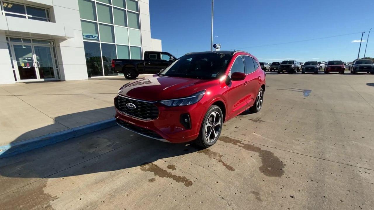 2024 Ford Escape ST-Line Select AWD Photo3