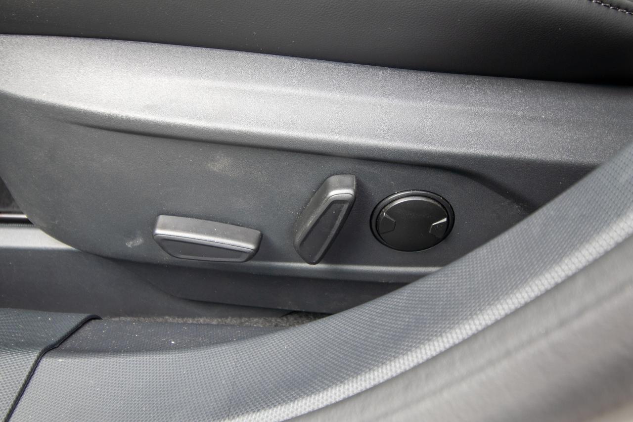 2025 Ford Mustang Mach-E Select AWD Extended Range Photo5
