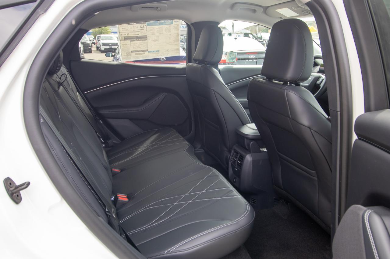 2025 Ford Mustang Mach-E Select AWD Extended Range Photo5