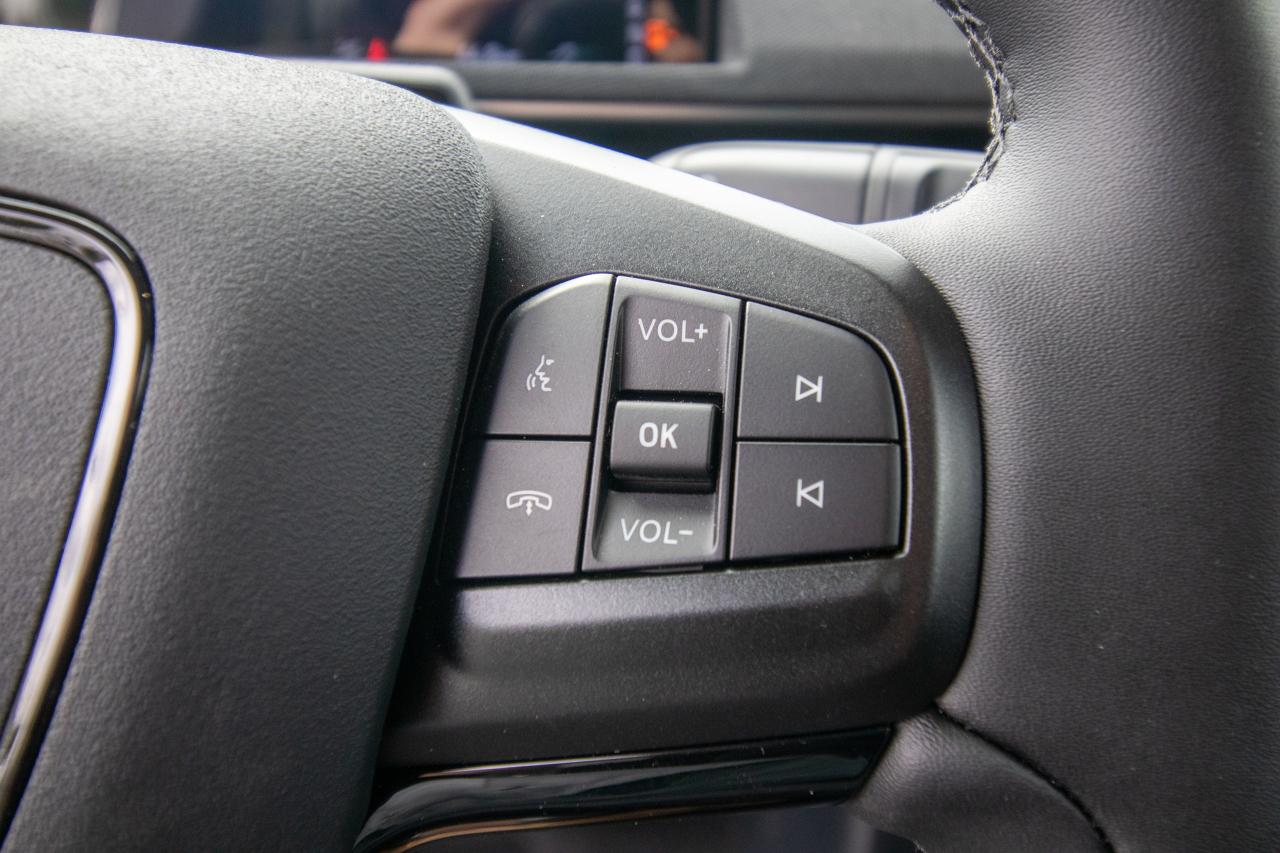 2025 Ford Mustang Mach-E Select AWD Extended Range Photo5