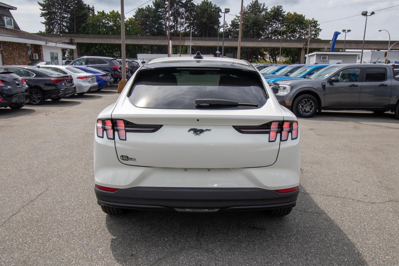 2025 Ford Mustang Mach-E Select AWD Extended Range Photo5