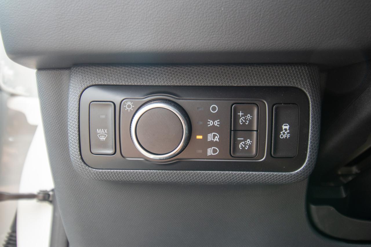 2025 Ford Mustang Mach-E Select AWD Extended Range Photo5