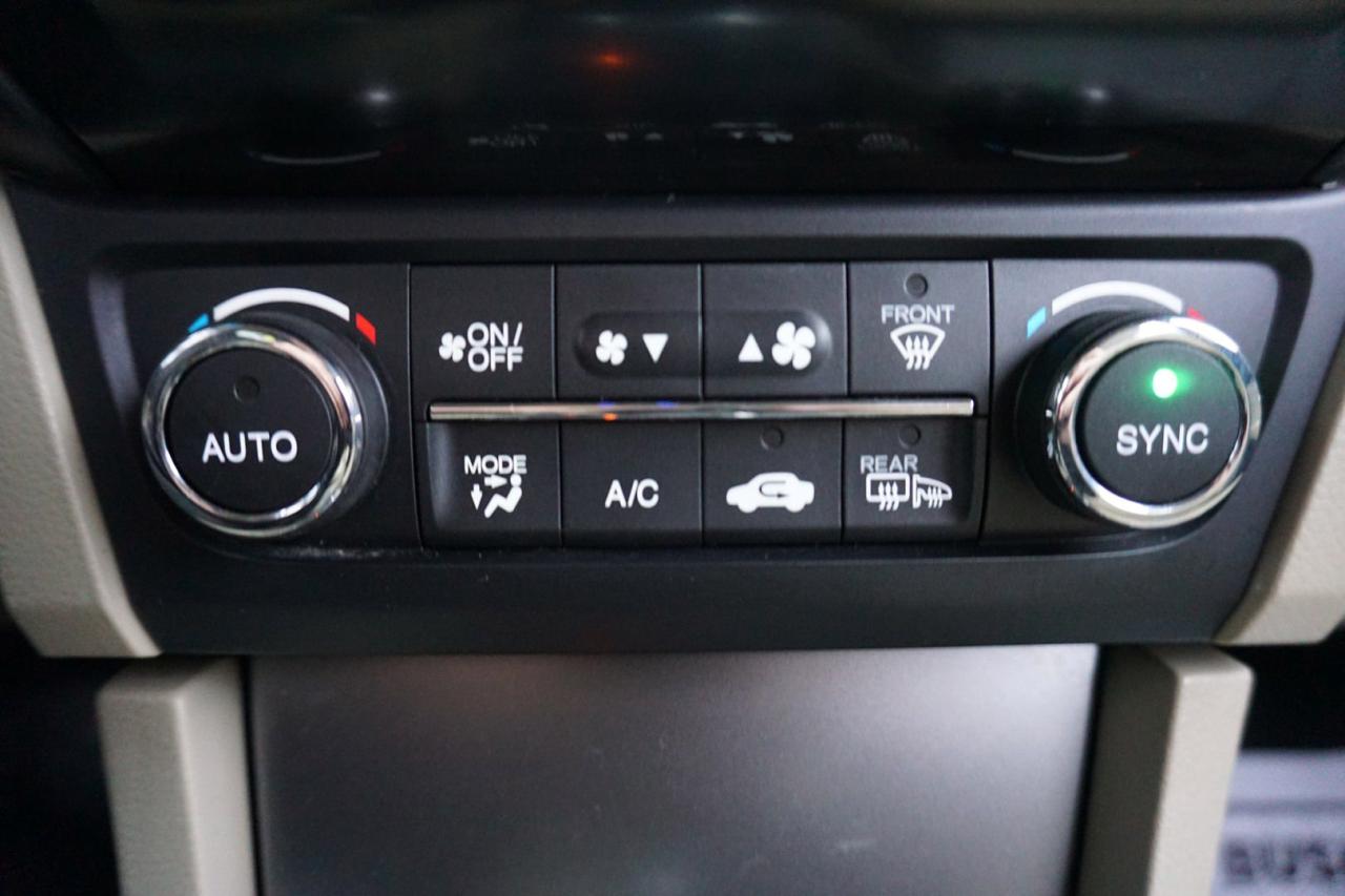 2013 Acura ILX 2.0L TECH PACKAGE CERTIFIED CAMERA NAV BLUETOOTH LEATHER HEATED SEATS SUNROOF CRUISE ALLOYS - Photo #25