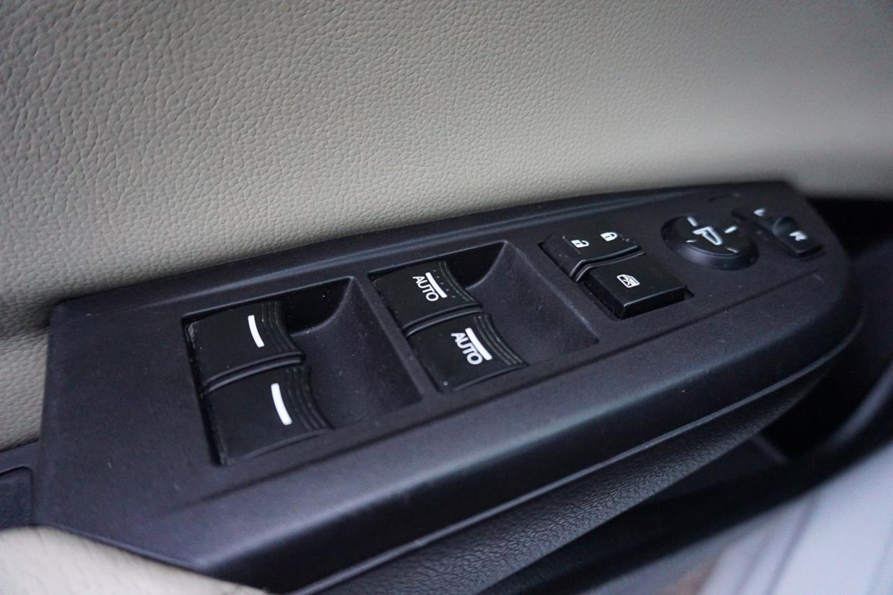 2013 Acura ILX 2.0L TECH PACKAGE CERTIFIED CAMERA NAV BLUETOOTH LEATHER HEATED SEATS SUNROOF CRUISE ALLOYS - Photo #28