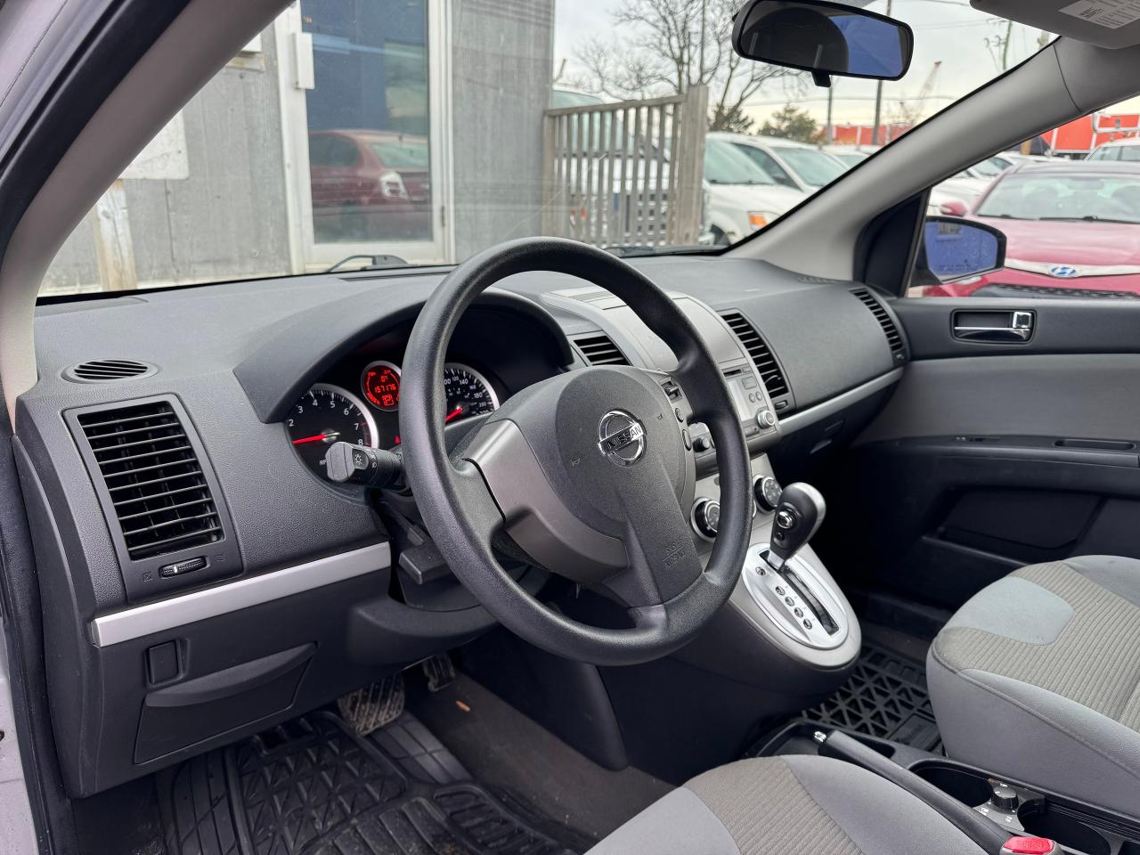 2010 Nissan Sentra 4dr Sdn I4 CVT 2.0 S - Photo #12