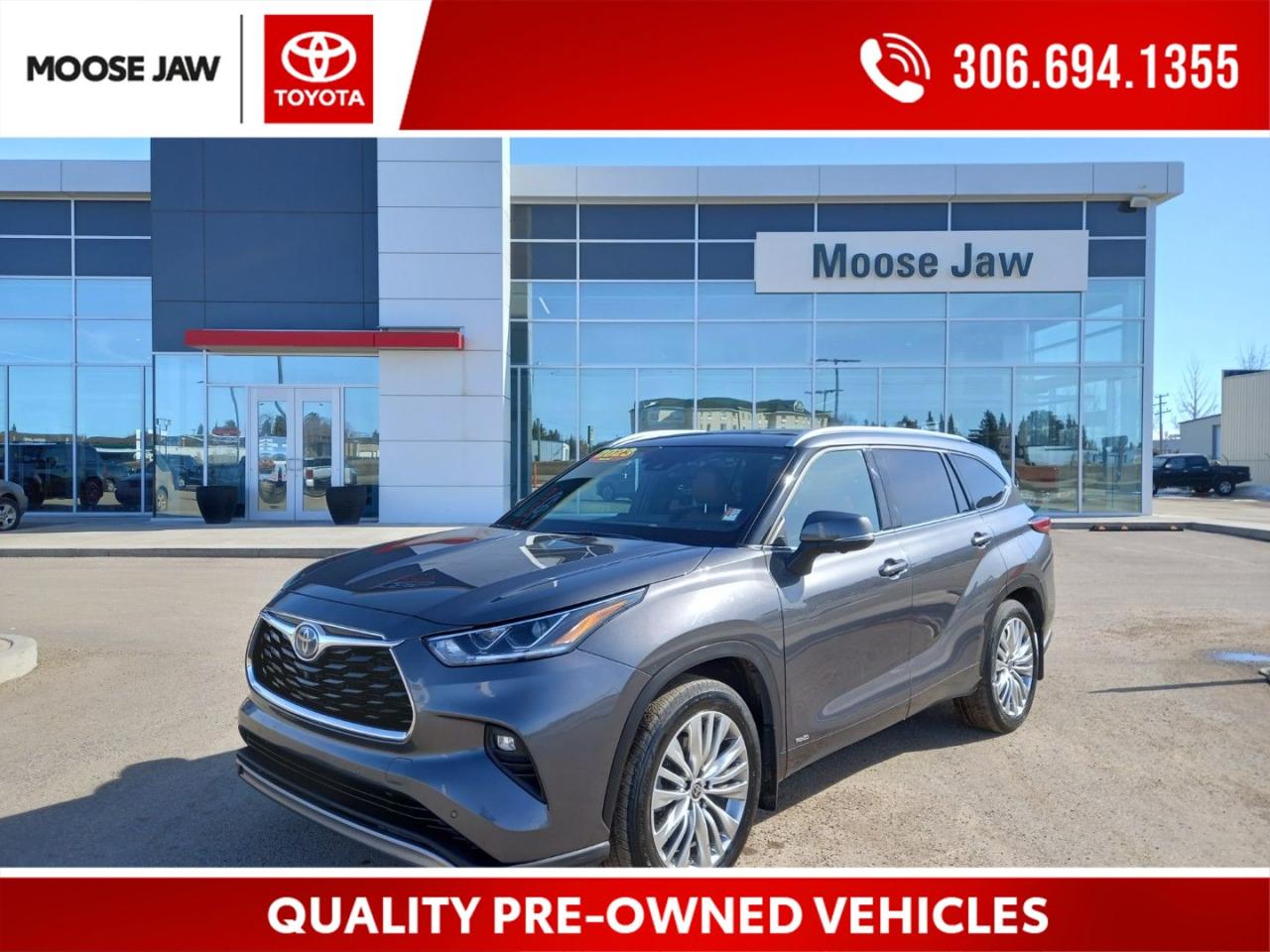 Used 2023 Toyota Highlander HYBRID Limited LOCAL TRADE,HEATED/VENT LTR SEATS,2ND ROW HEATED CAPTAIN SEATS,PANORAMIC MOONROOF,HEADS-UP DISPLAY,12.3