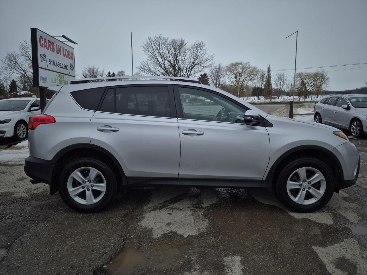 2013 Toyota RAV4 AWD XLE Photo2