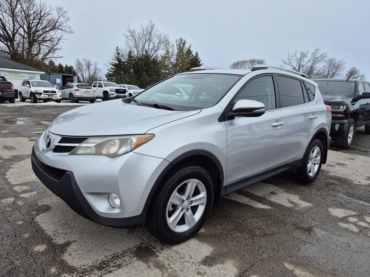 2013 Toyota RAV4 AWD XLE Photo7