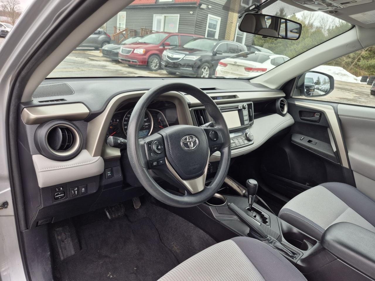 2013 Toyota RAV4 AWD XLE Photo11