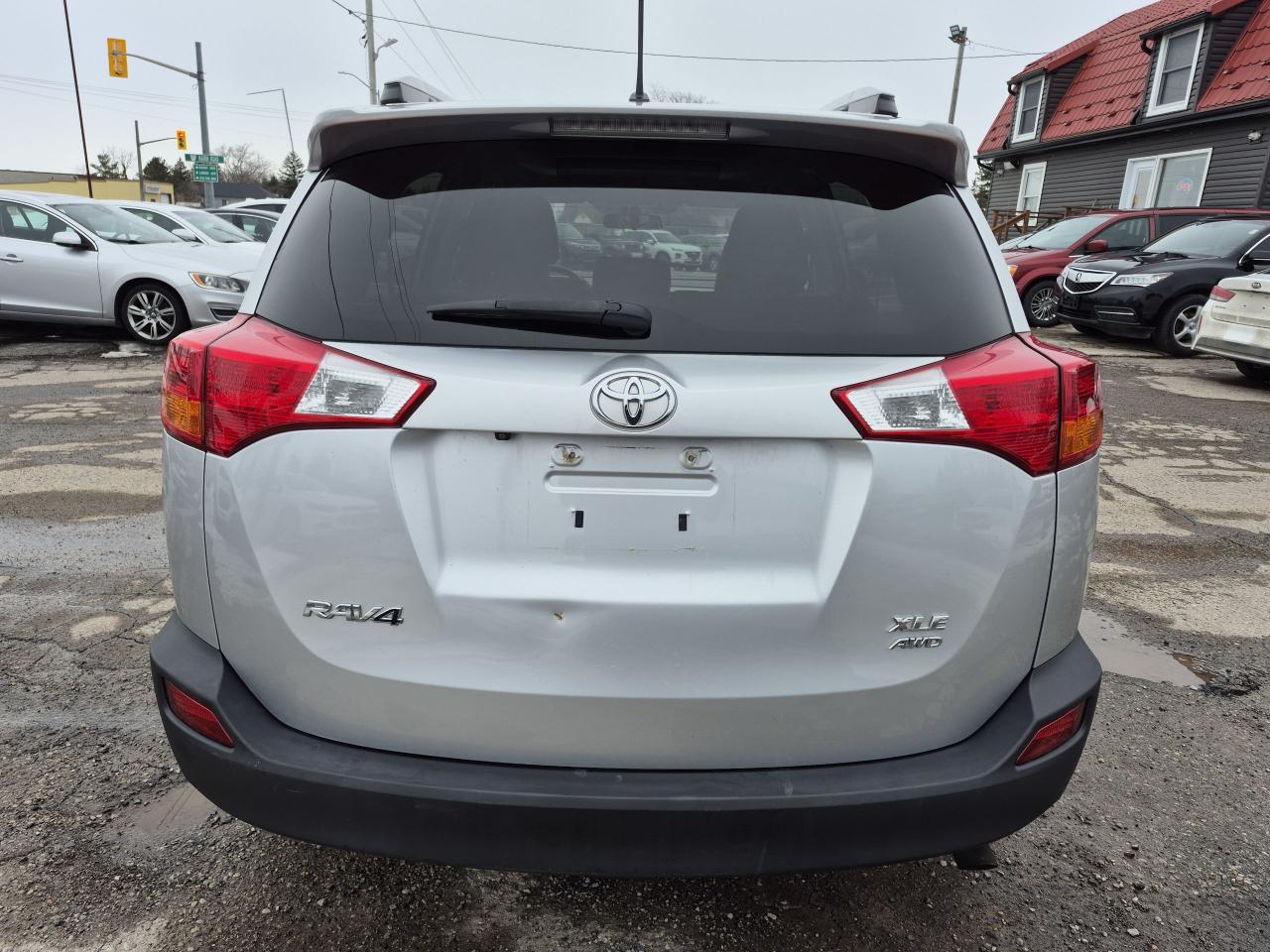 2013 Toyota RAV4 AWD XLE Photo4