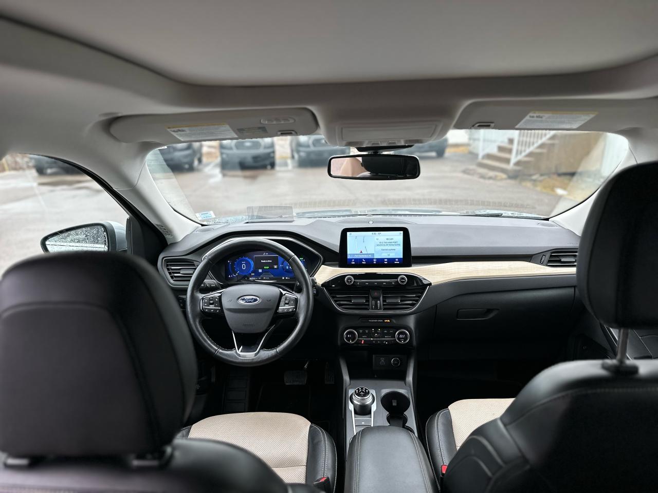 2021 Ford Escape 4WD TITANIUM W/ SUNROOF Photo5