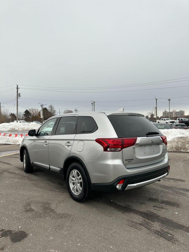 2018 Mitsubishi Outlander SE AWC - Photo #4