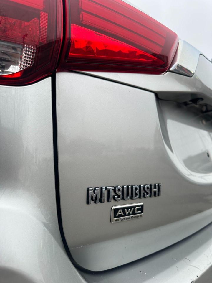 2018 Mitsubishi Outlander SE AWC Photo4