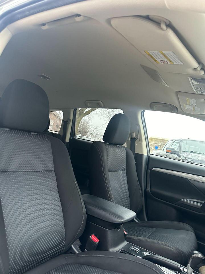 2018 Mitsubishi Outlander SE AWC Photo