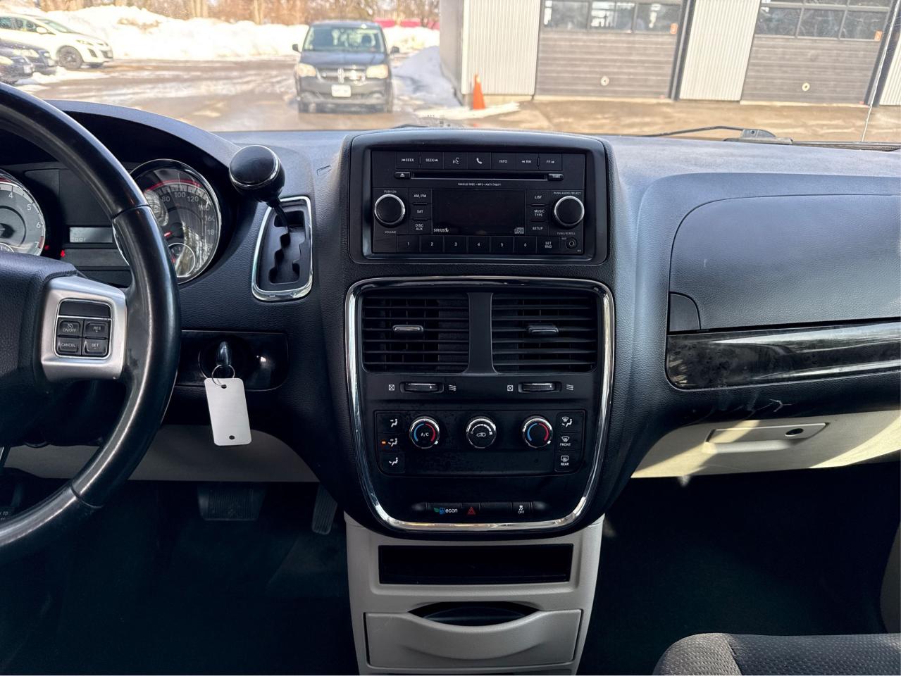 2017 Dodge Grand Caravan CVP/SXT - Photo #12
