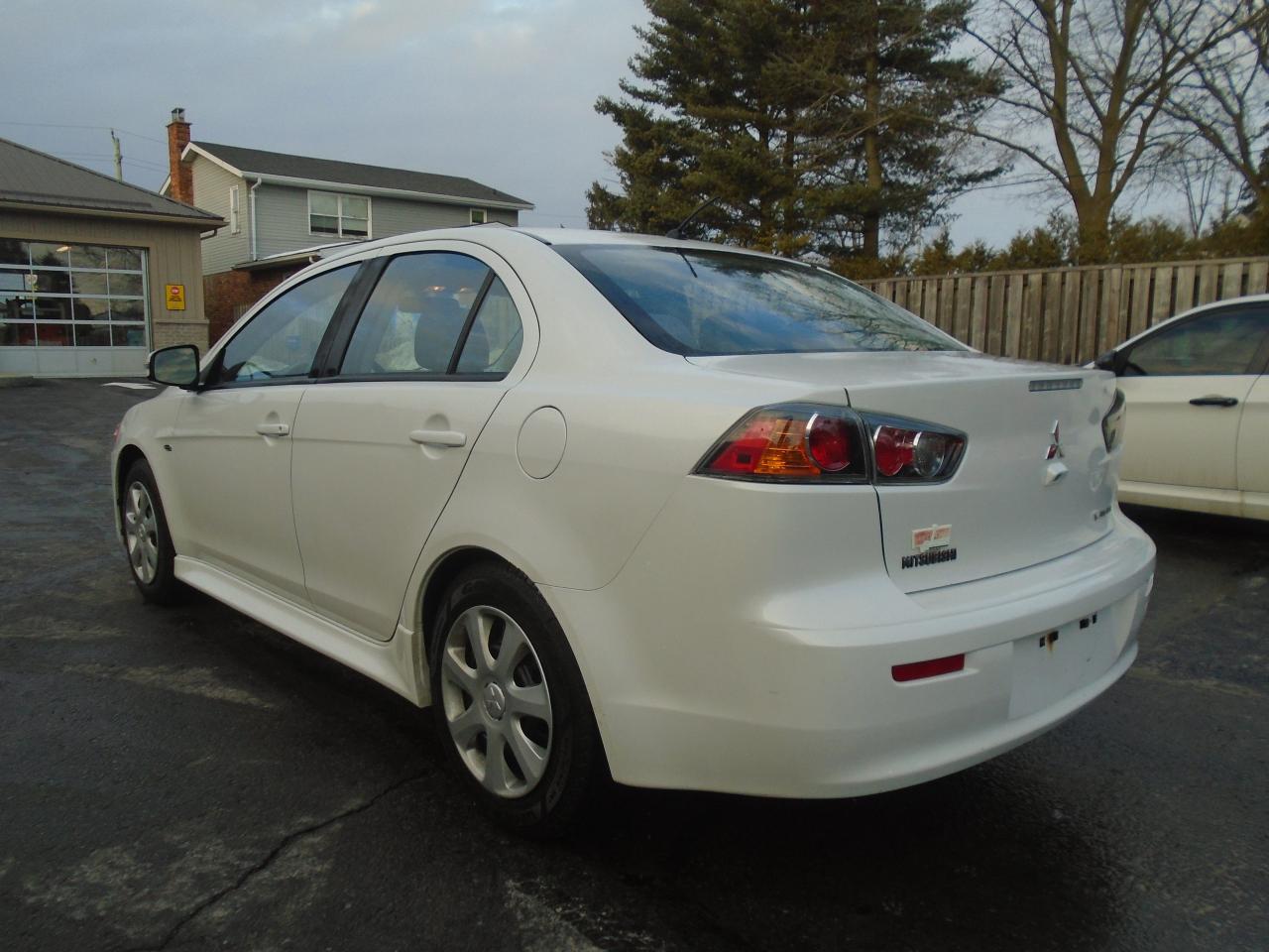 2017 Mitsubishi Lancer 4dr Sdn CVT ES FWD - Photo #4