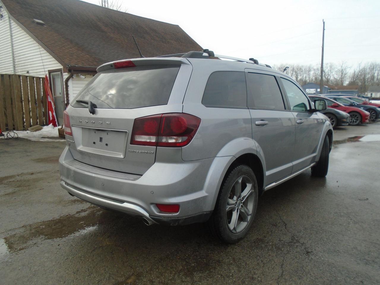 2018 Dodge Journey Crossroad AWD - Photo #4