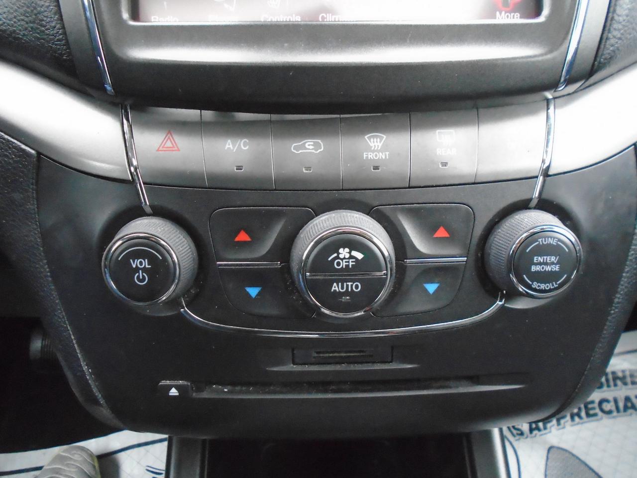 2018 Dodge Journey Crossroad AWD - Photo #18
