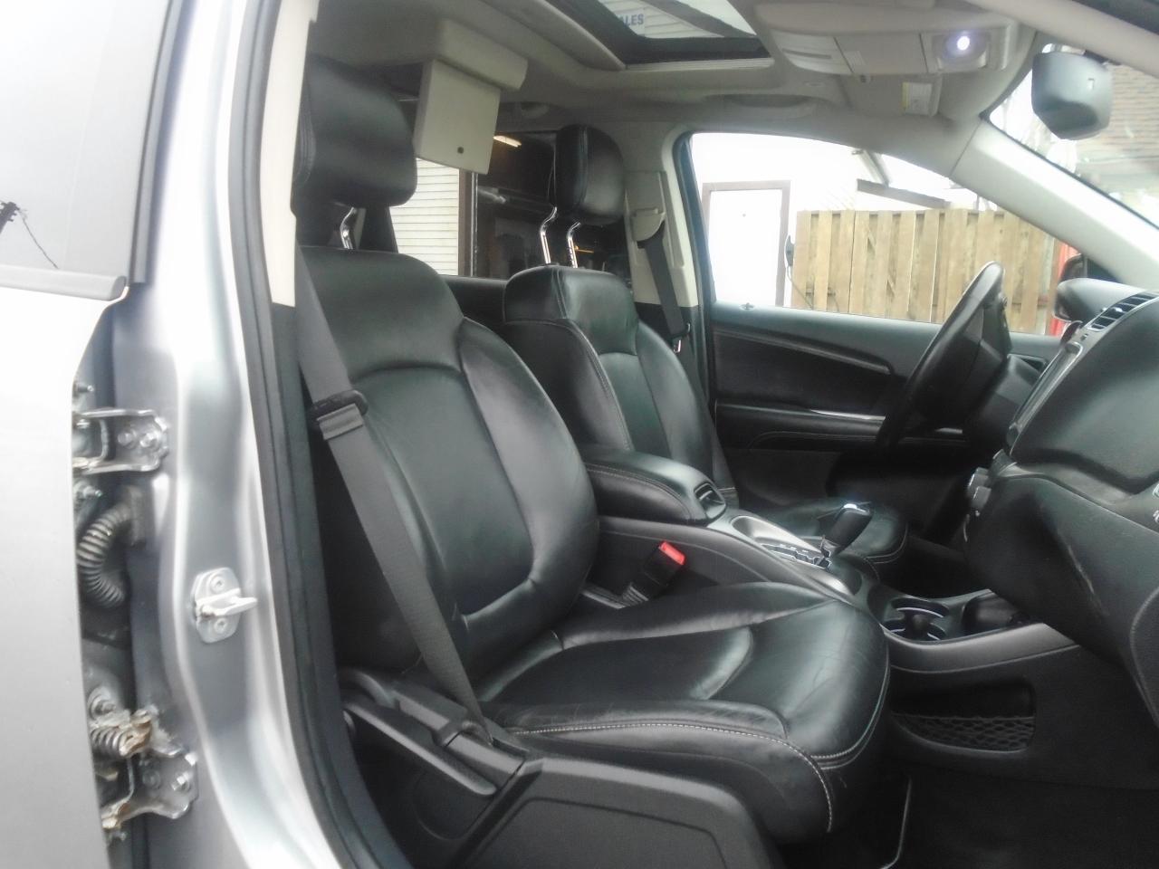 2018 Dodge Journey Crossroad AWD - Photo #24