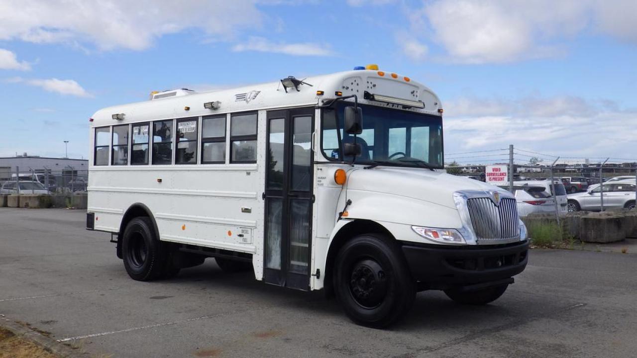 Used 2015 International PC105 21 Passenger Bus Diesel Hydraulic Brakes for sale in Burnaby, BC