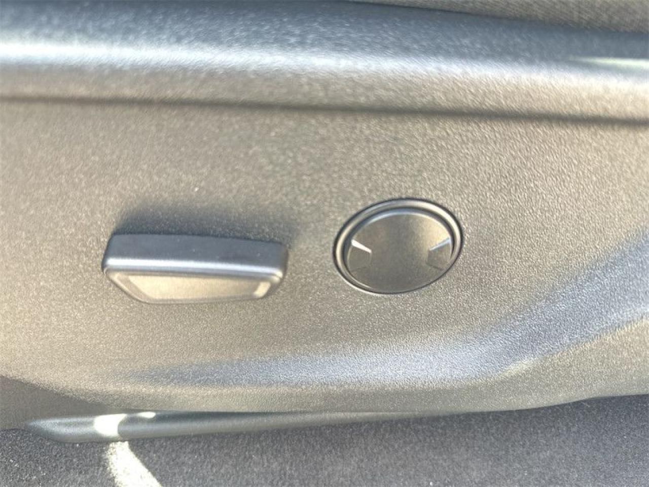 2025 Ford F-150 Lightning XLT  - Tailgate Step Photo5