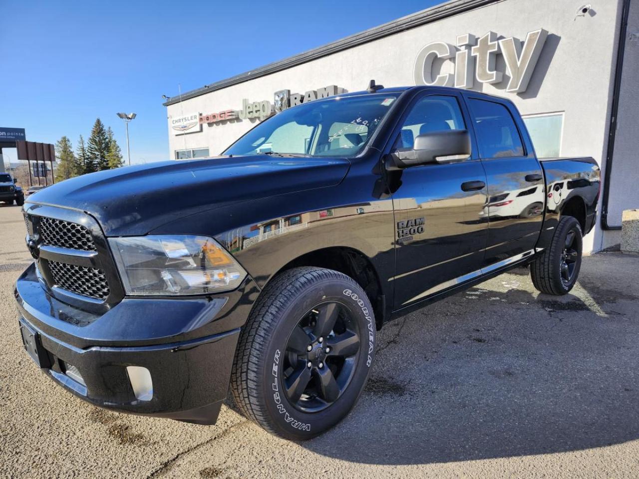 Used 2023 RAM 1500 Classic SLT 4x4 Crew Cab 5'7