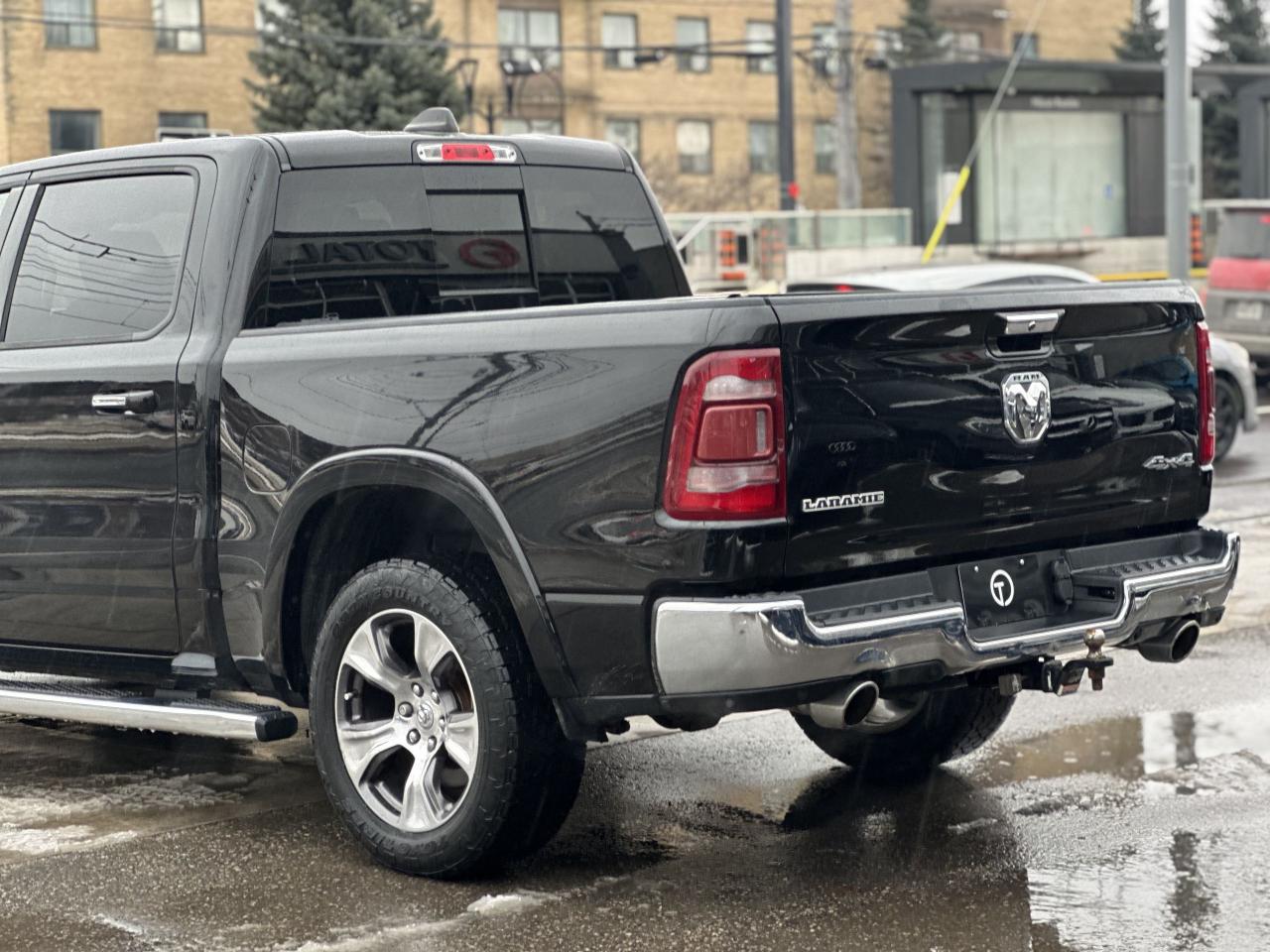 2019 RAM 1500 LARAMIE | HARMAN KARDON | PANO GLASS - Photo #14