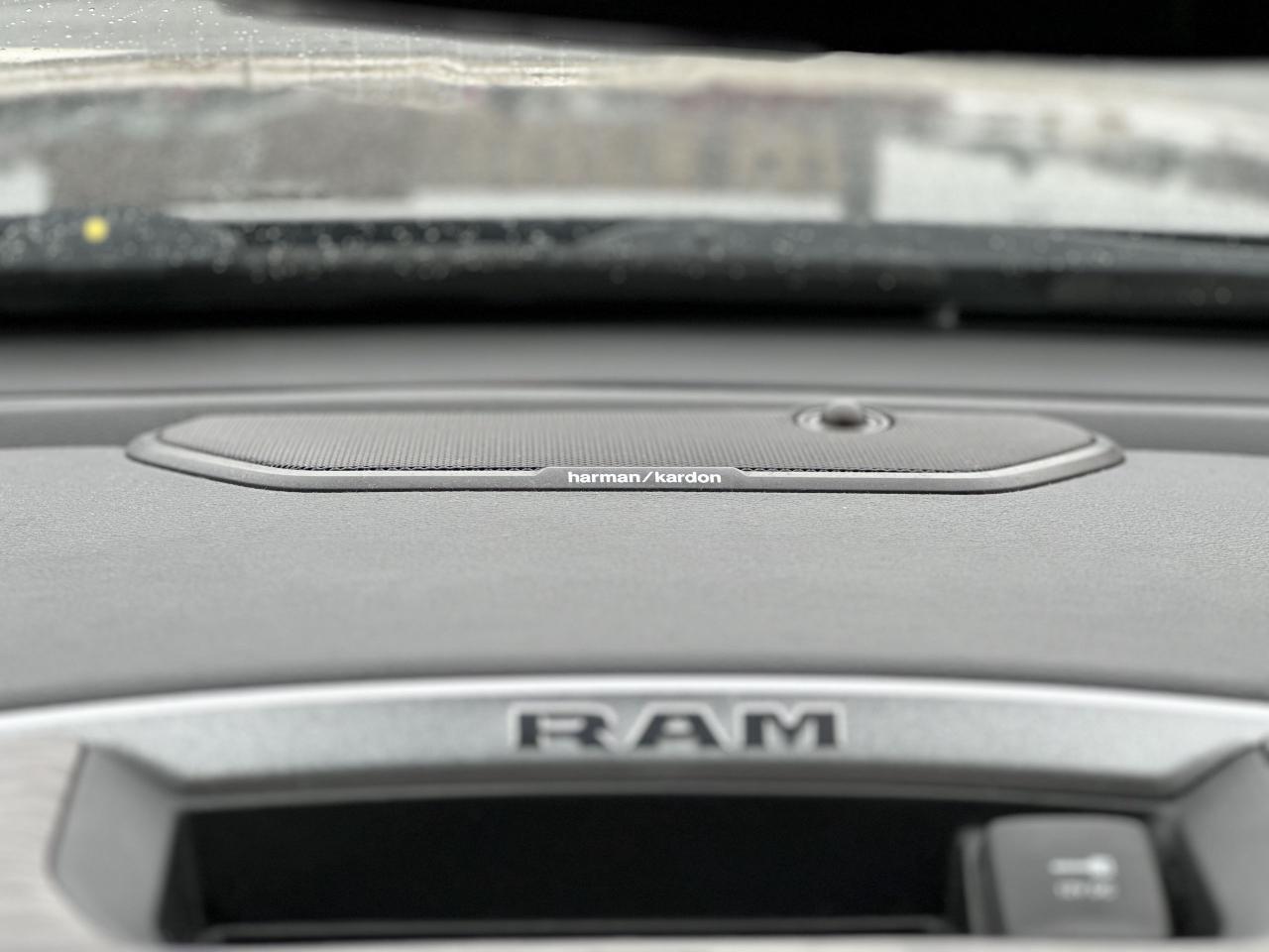 2019 RAM 1500 LARAMIE | HARMAN KARDON | PANO GLASS - Photo #29