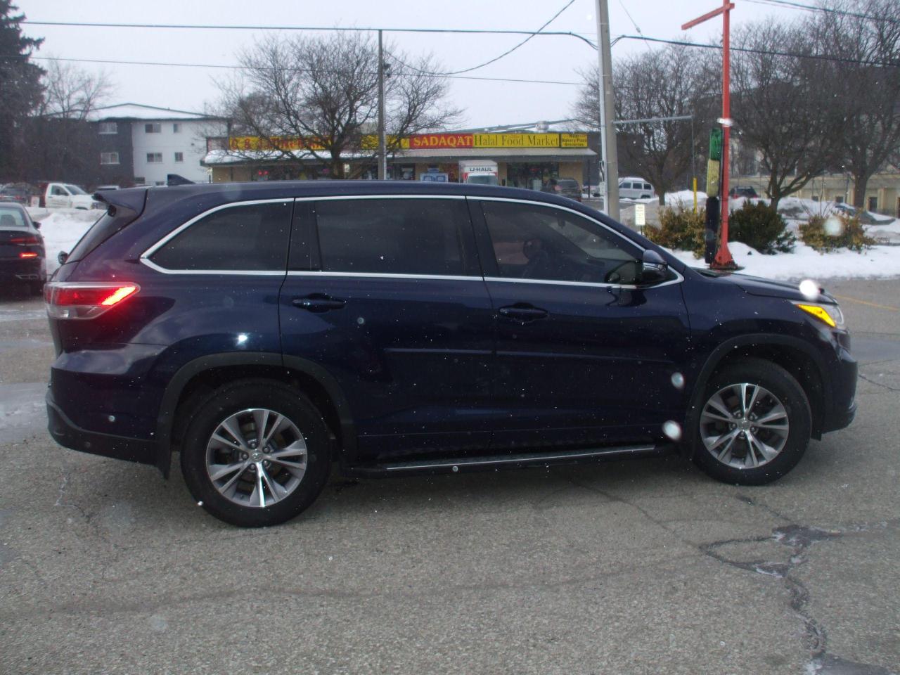 2014 Toyota Highlander LE,Certified,Bluetooth,Backup Camera,8 Passengers - Photo #5