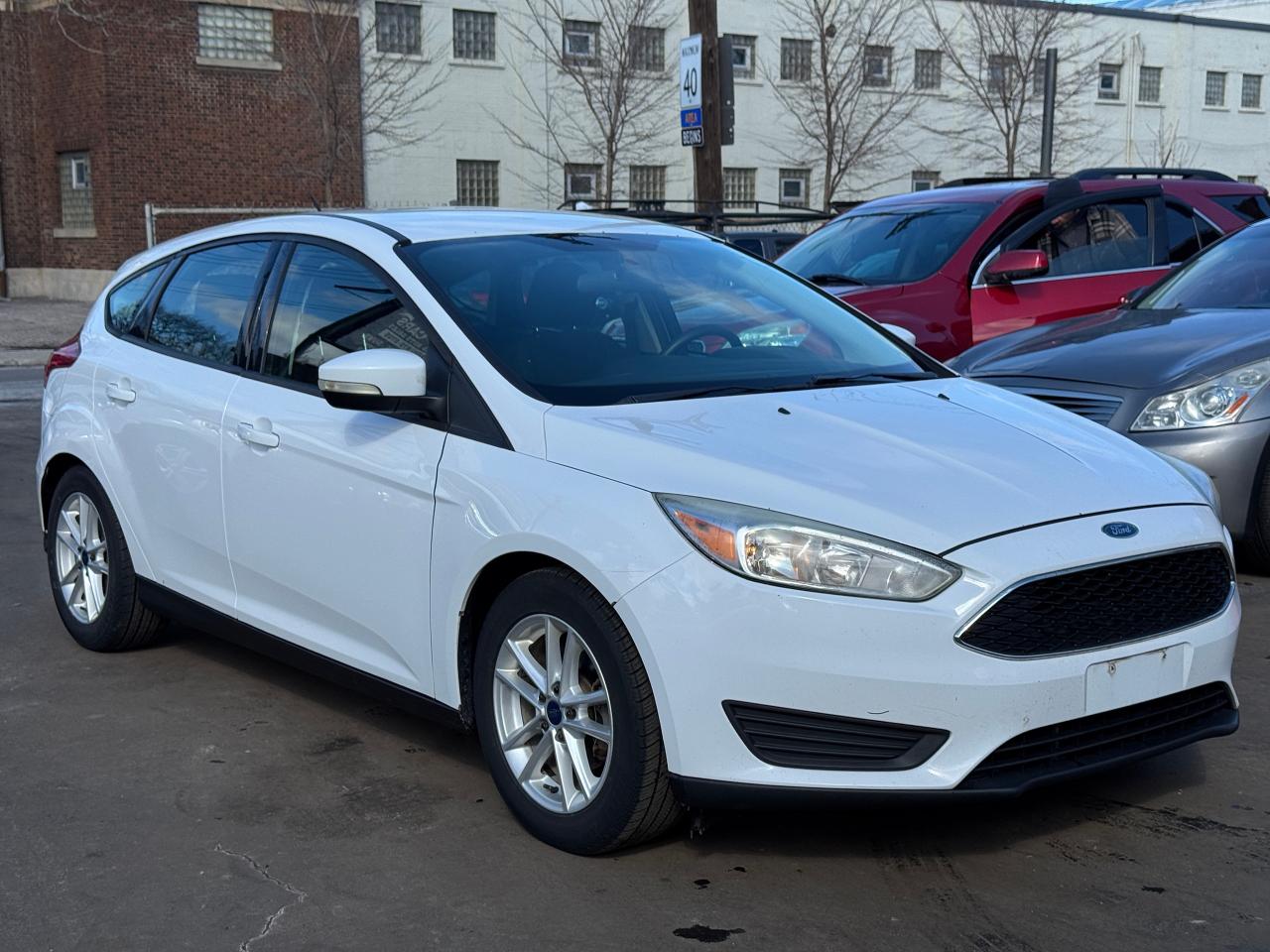 2015 Ford Focus 5DR HB SE - NO ACCIDENTS - Photo #3