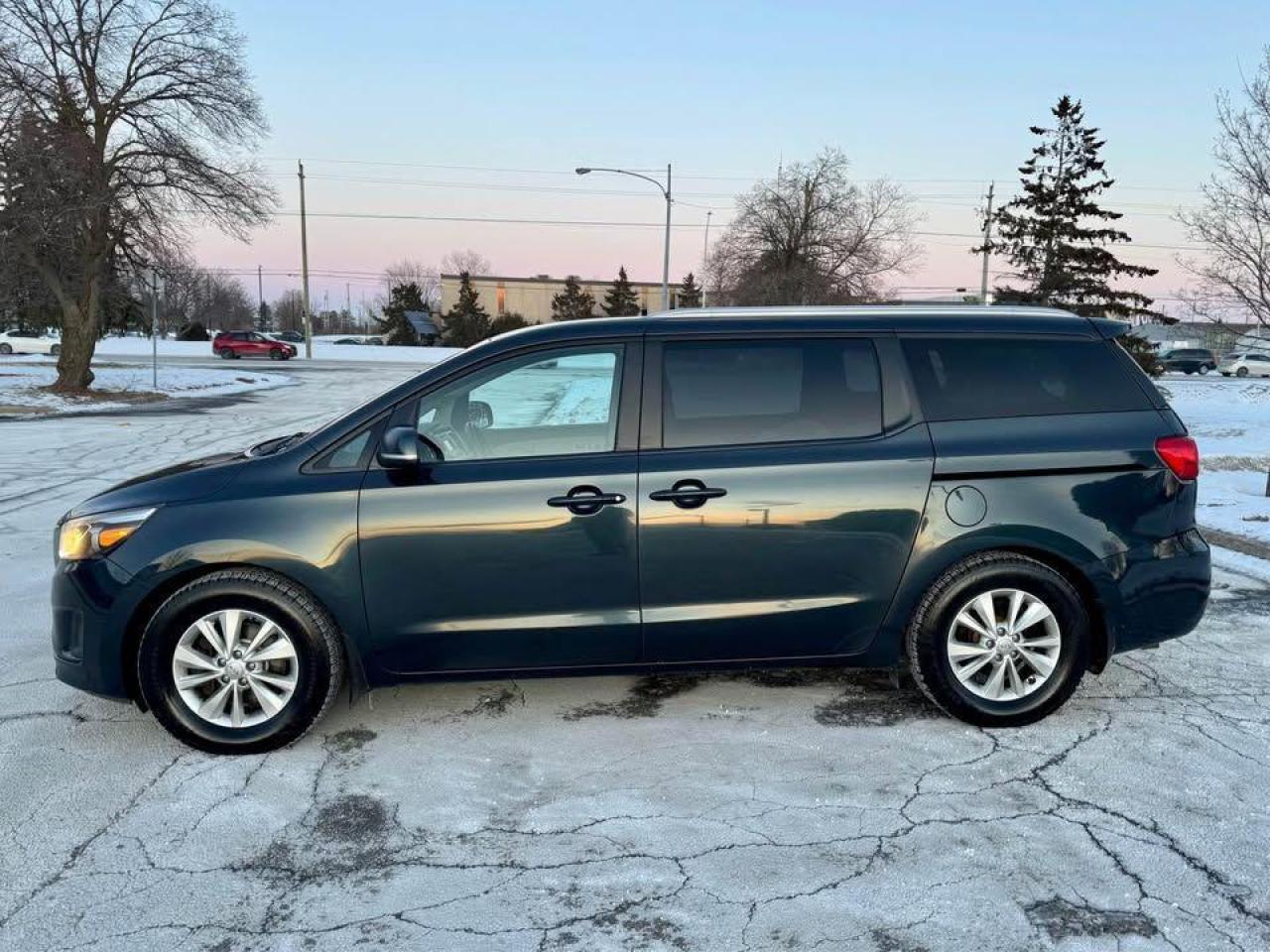 2016 Kia Sedona LX -Certified Photo3