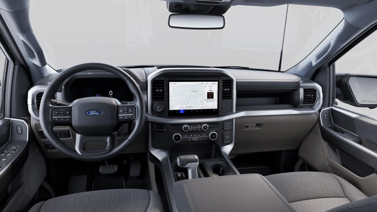 2025 Ford F-150 Lightning XLT 4WD SuperCrew 5.5' Box Photo3