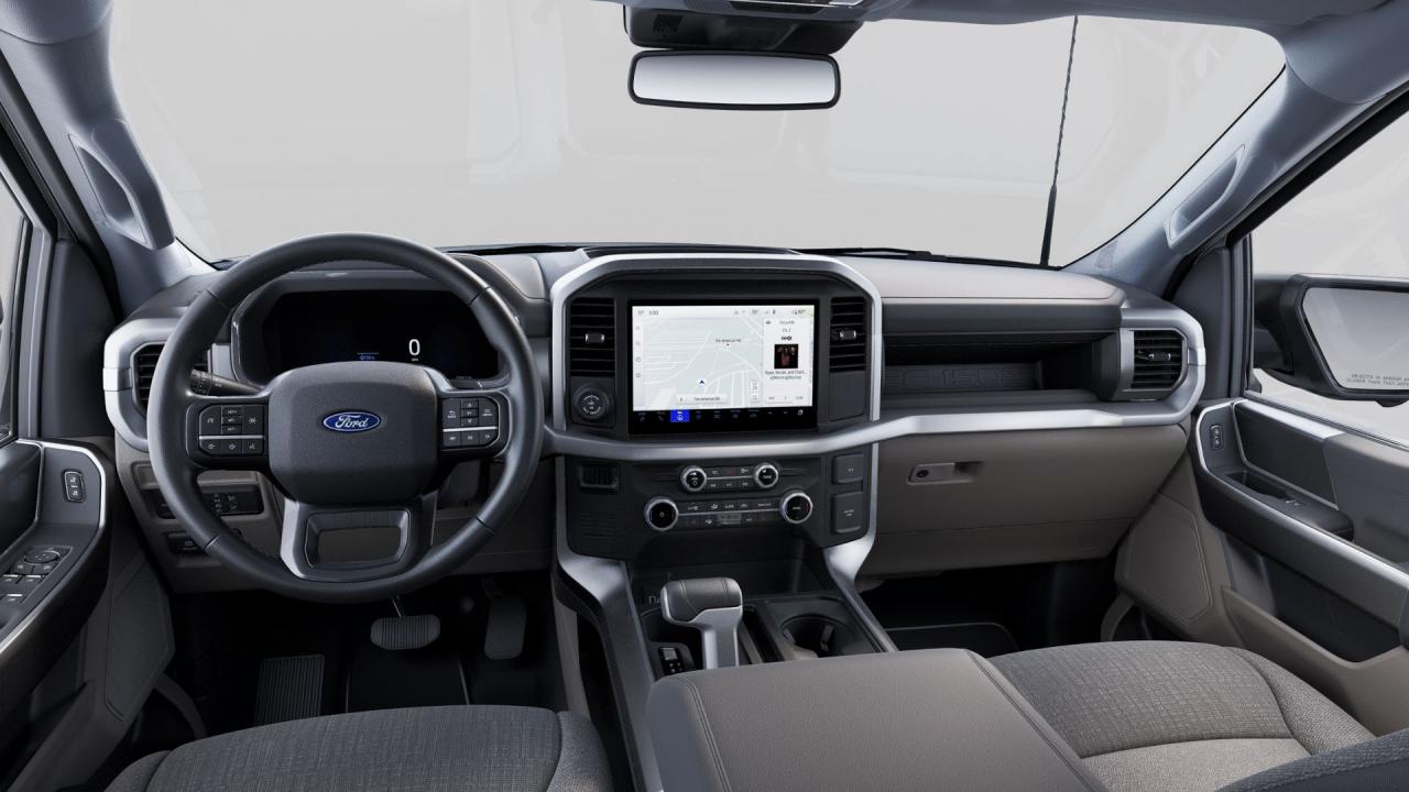 2025 Ford F-150 Lightning XLT 4WD SuperCrew 5.5' Box Photo5