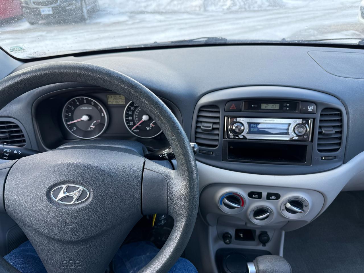 2006 Hyundai Accent GL, UNDERCOATED, WELL SERVICED, CERTIFED - Photo #10